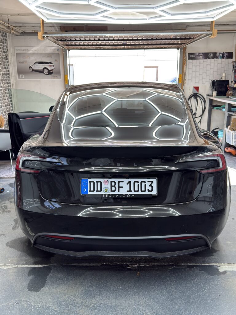 Model 3 Scheibentönung 80% Tönung - Heckscheibe in einem Stück